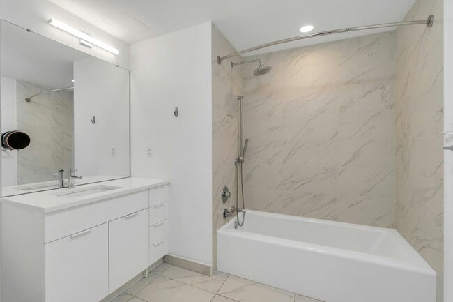 Building Photo - 9 Ave at Port Imperial