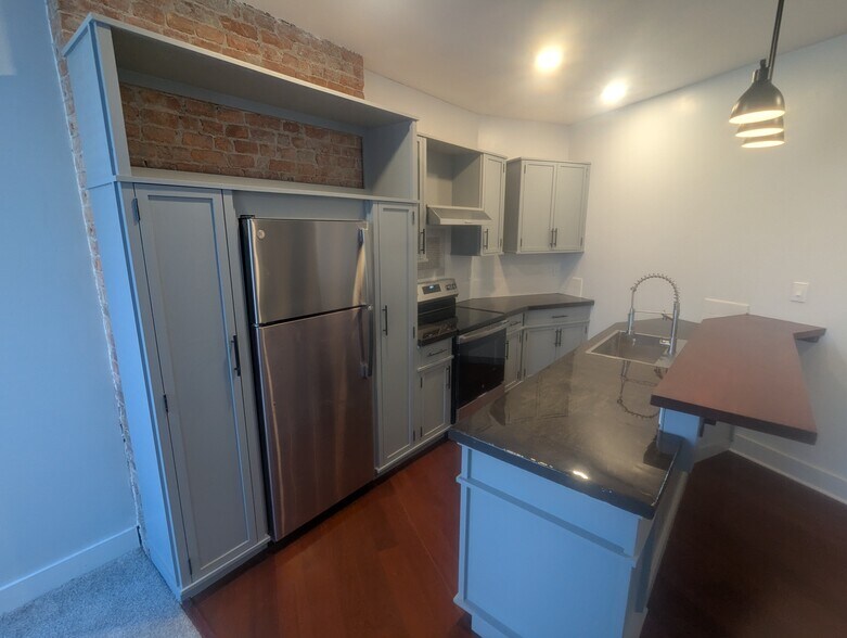 Building Photo - 35 Clinton Ave