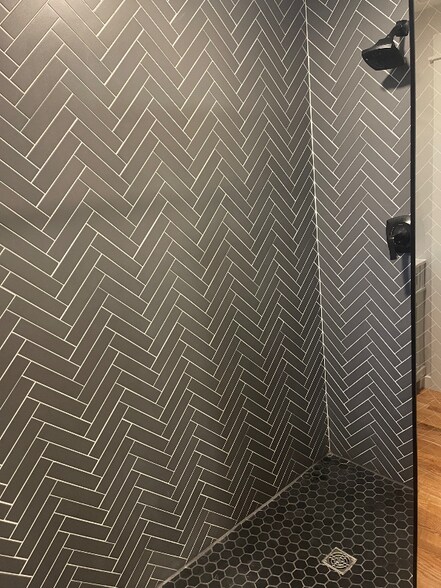 Building Photo - 305 Rosewood St