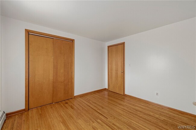 Building Photo - 4 Villa Moraine Dr