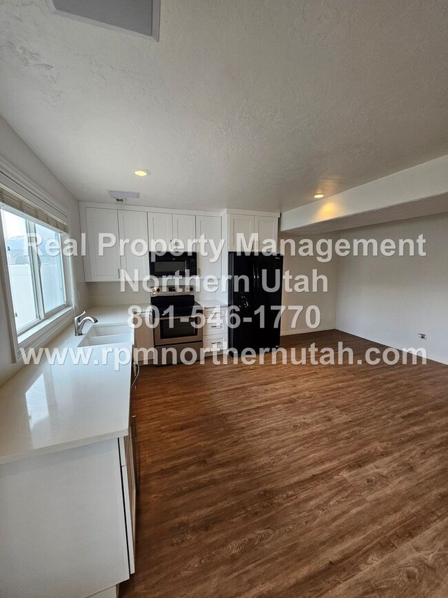 Building Photo - 1 Bedroom 1 Bath Basement Unit in North Sa...