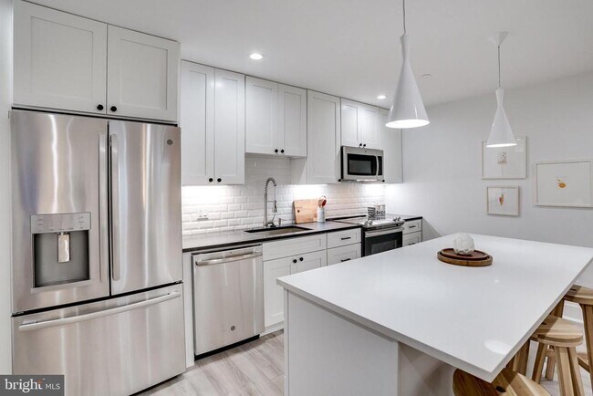 Building Photo - 22 Bryant St NW