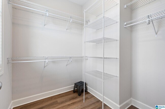 Building Photo - 829 21st Ave E