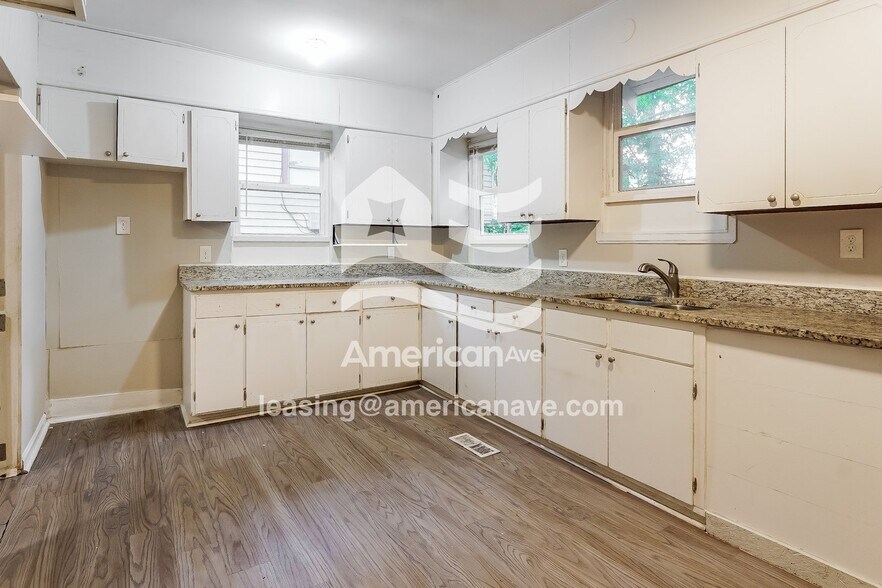 Building Photo - 5412 Ave J