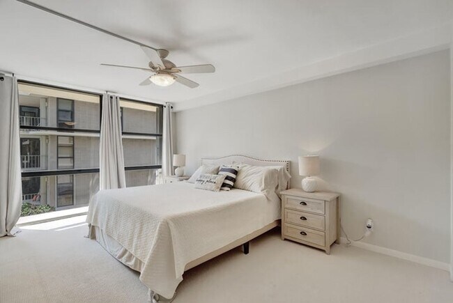 Building Photo - 3200 S Ocean Blvd