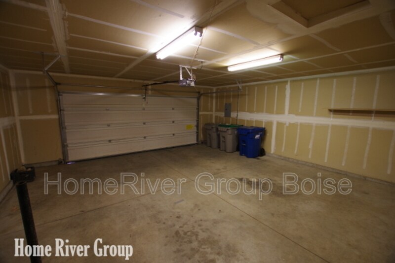 Building Photo - 6521 W Parapet Dr