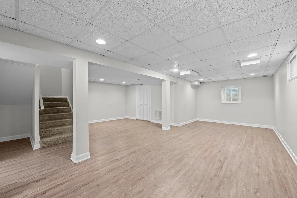 Building Photo - 2500 Green Bay Rd