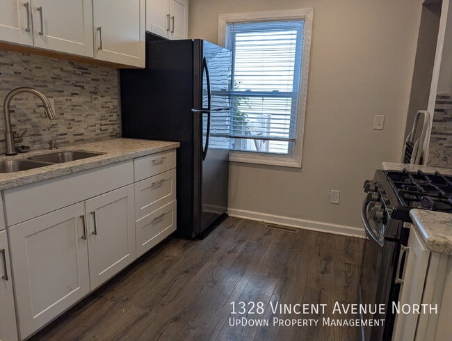 Building Photo - 1328 N Vincent Ave