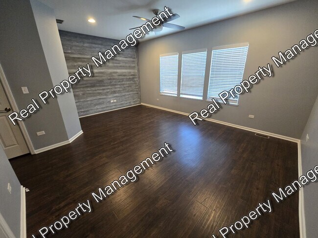 Building Photo - Four Bedroom Crown Point Beauty