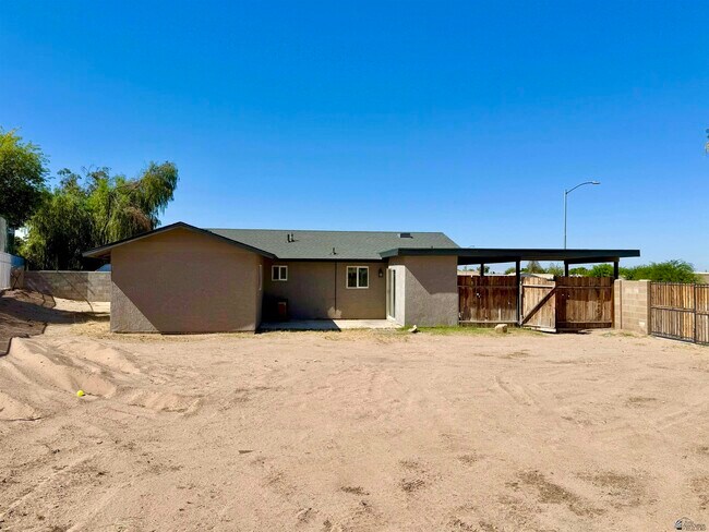Building Photo - 1265 S 13th Ave
