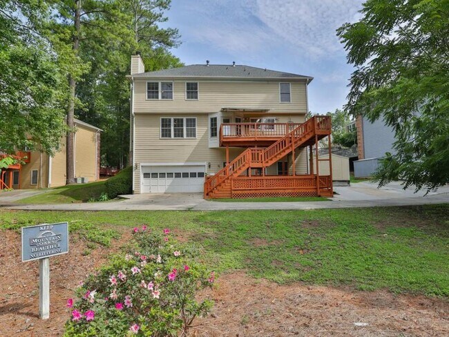 Building Photo - 6963 Whispering Oaks Ct