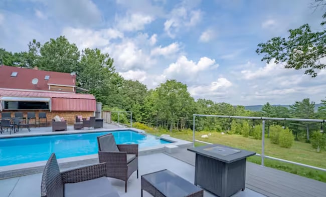 Building Photo - The Eagles Nest