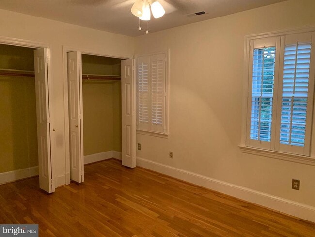 Building Photo - 1317 19th Rd S