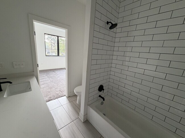 Building Photo - 355 Loeffler Ave