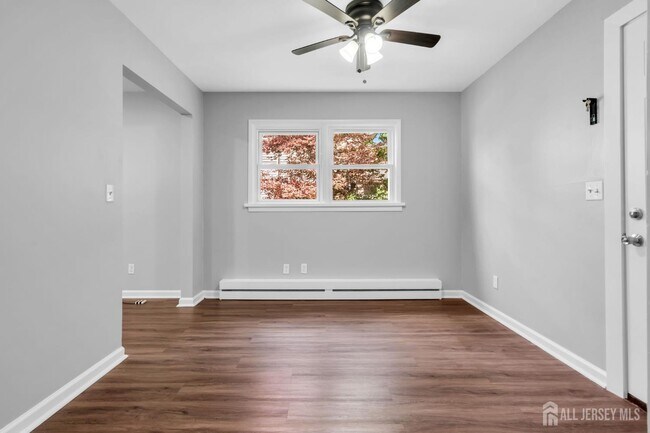 Building Photo - 368-70-370 Voorhees Ave