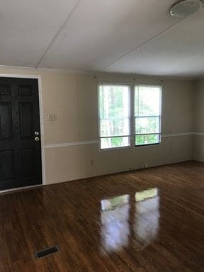 Building Photo - 3 Bedroom 2 Bath Home.