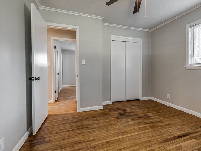 Building Photo - Move in special / First months rent is $800