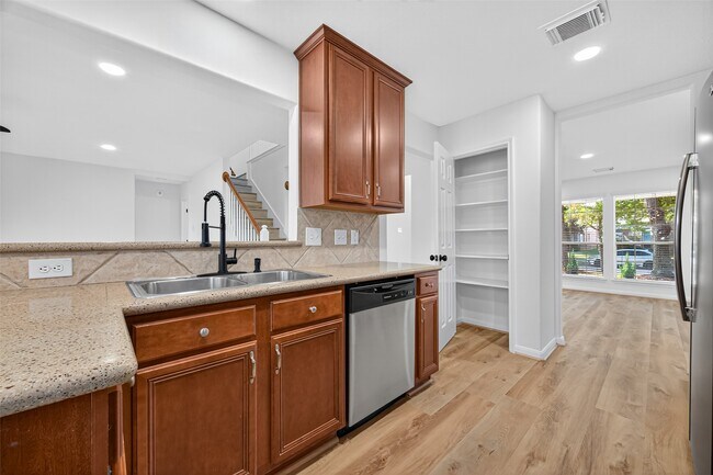 Building Photo - 17422 Bending Post Dr