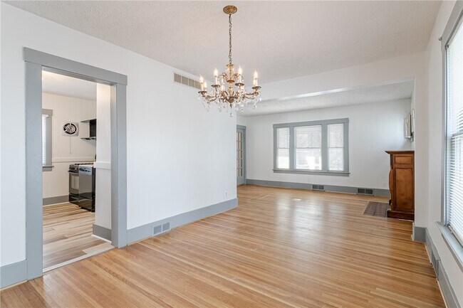 Building Photo - 176 Merwin Ave