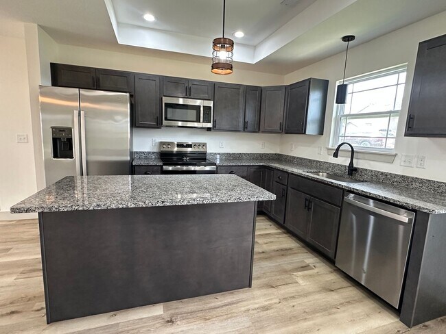 Building Photo - 3 Bedroom 2 Bath Built in 2025