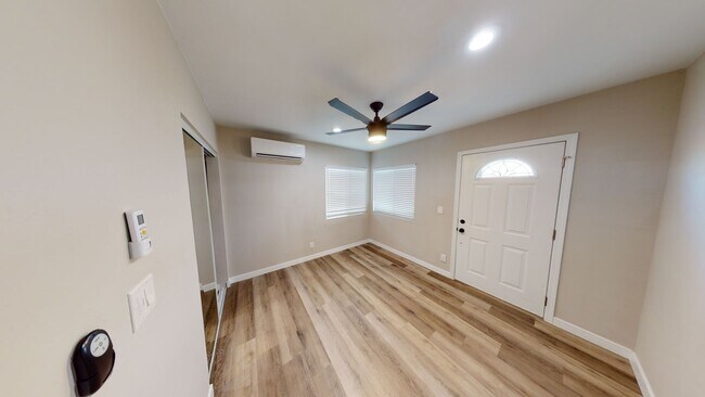 Building Photo - Renovated! 4BD/2BA on La Dorna
