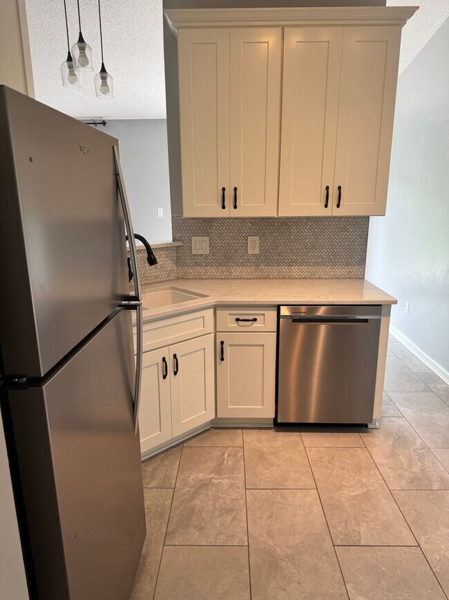 Building Photo - Knoxville 37918 - Beautiful 3 bedroom, 2 bath home in the heart of Powell - Contact Lisa Vineyard...