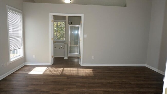 Building Photo - 3260 Ennfield Ln NW