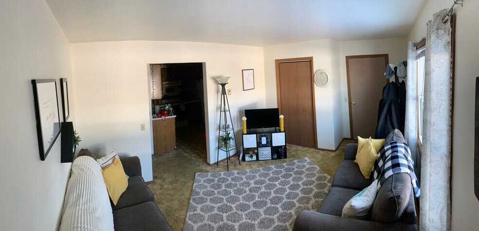 Building Photo - 1120 W Hamilton Ave