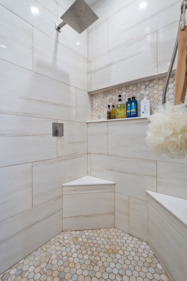 Building Photo - 49 Humphreys Dr