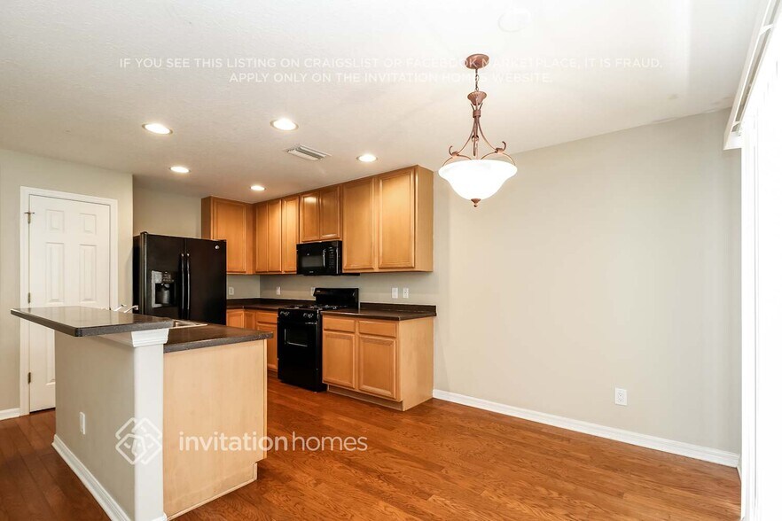 Building Photo - 6625 Waterton Dr
