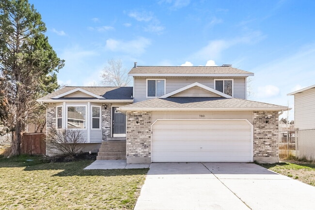 Building Photo - 780 Sandy Dunes Dr