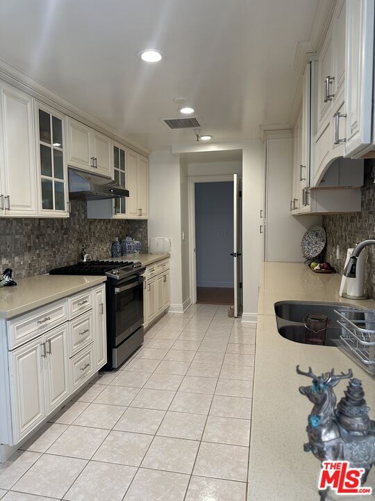Building Photo - 324 N Palm Dr