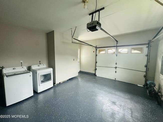 Building Photo - 24 Liberta Dr