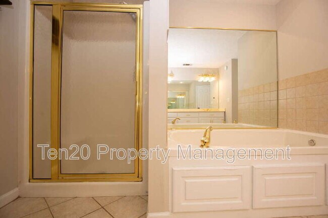 Building Photo - 177 Richardson Rd