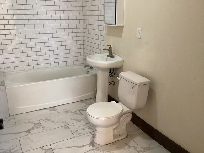 Building Photo - 1219-21 N 33rd St