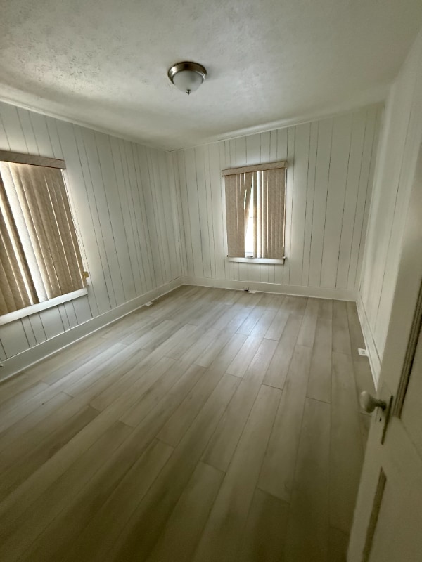 Building Photo - 613 Wildwood Ave