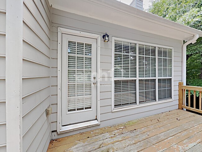 Building Photo - 2687 McGuire Dr NW