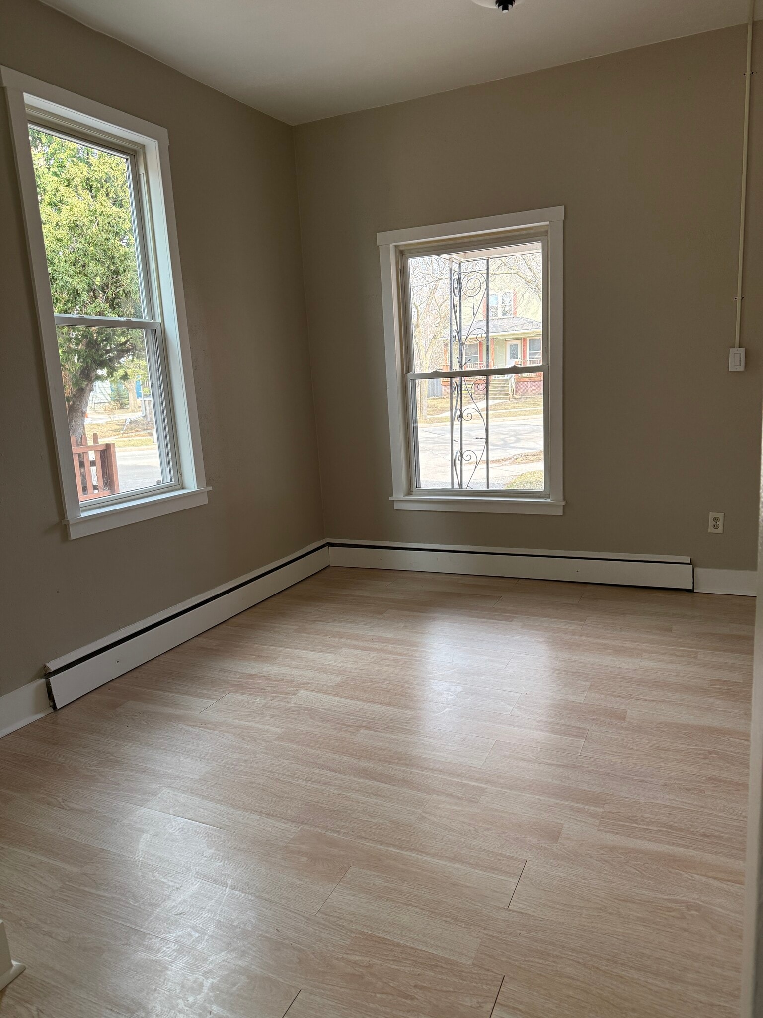 Building Photo - 262 Fond du Lac Ave