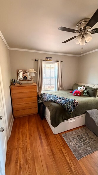 Building Photo - 1307 E Holly St