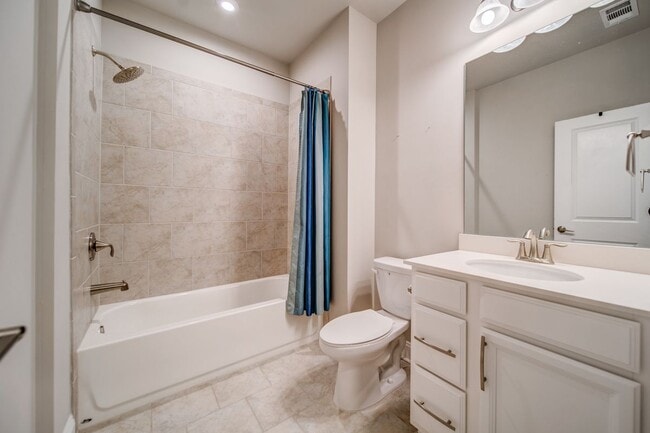 Building Photo - 1363 Harris Way S