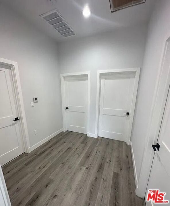 Building Photo - 6829 Bellaire Ave