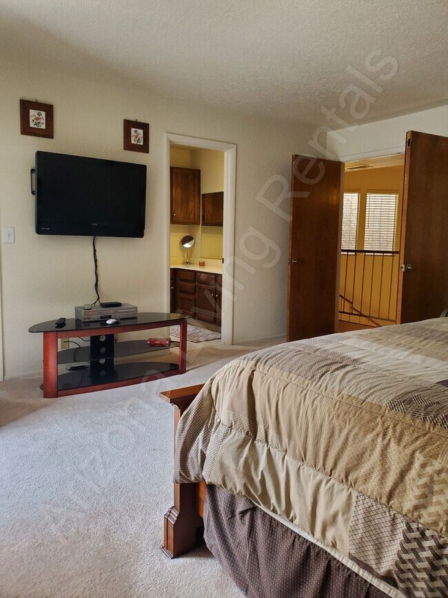 Building Photo - FURNISHED WITH POOL JANUARY - MARCH 2026