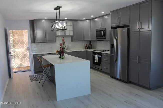 Building Photo - 329 Wilder Blvd