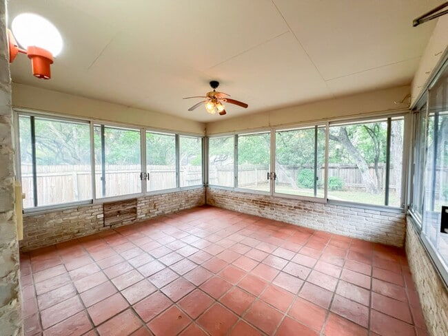 Building Photo - 11103 Whisper Hollow