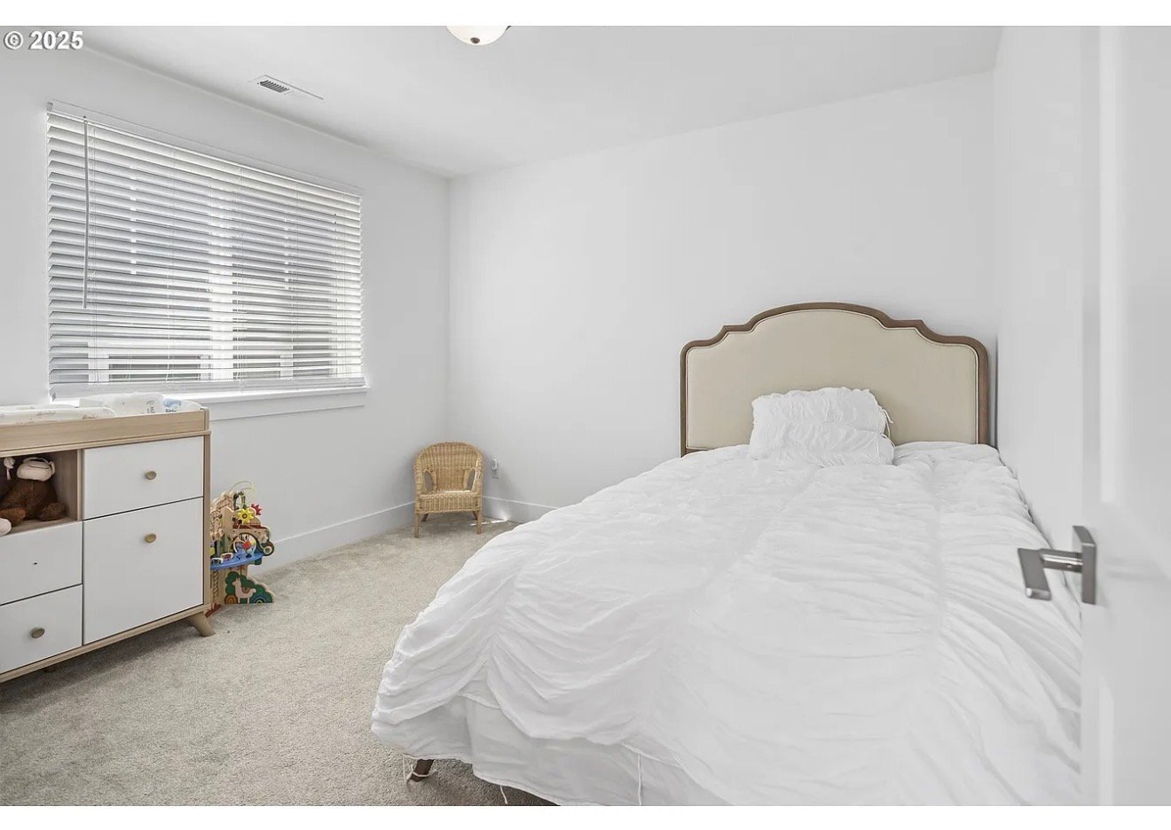 Building Photo - 11779 SE White Tail Dr