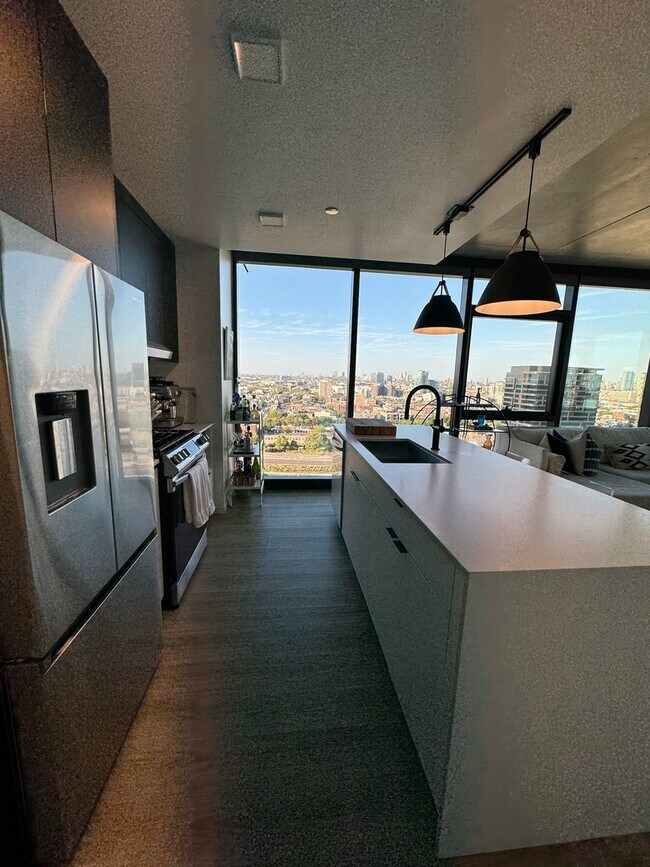 Building Photo - 225 N Elizabeth St