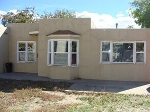 Building Photo - 821 8th St