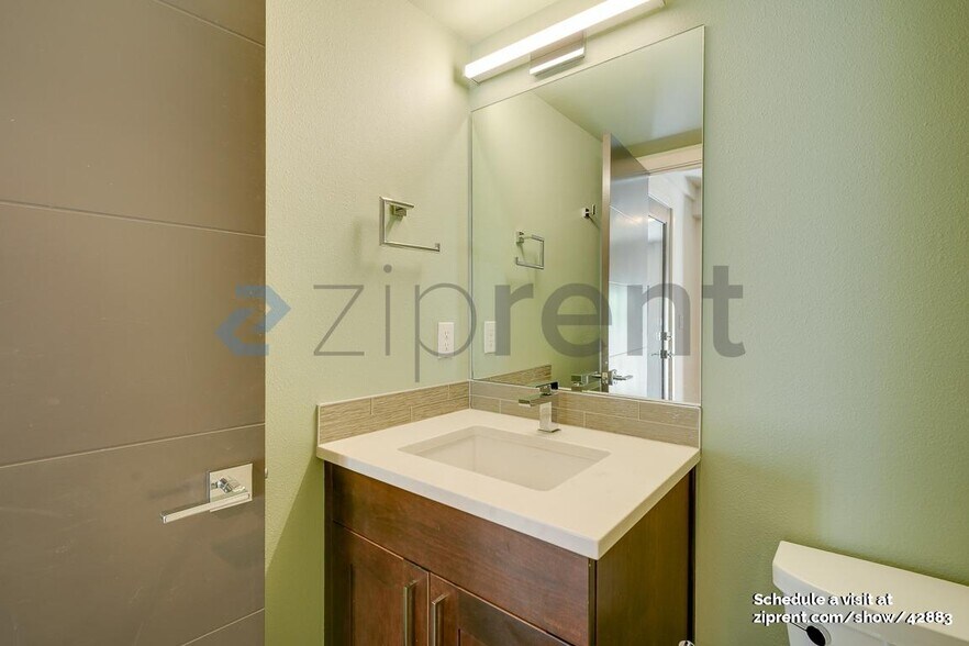 Building Photo - 3835 Gilman Ave W