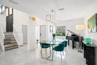 Building Photo - 2553 NW 42nd Ave