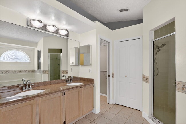 Building Photo - 14912 White Magnolia Ct